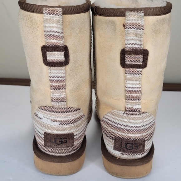 UGG CLASSIC SHORT SERAPE CREAM BOOTS Women Size 7 - Picture 4 of 8